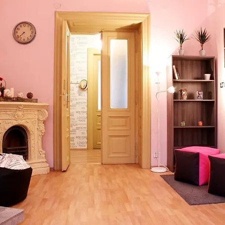 Spacious Ujezd Apartman