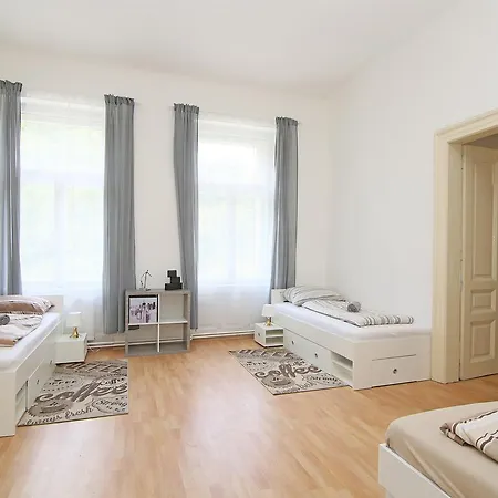 Spacious Ujezd شقة